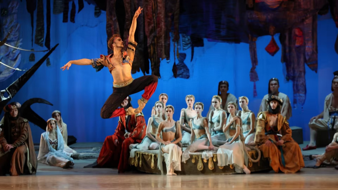 Mariinsky's 'Le Corsaire' Enchants Shanghai Audience