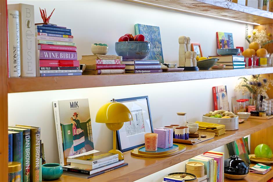 A Home Woven from Journeys, Art and Quiet Beauty