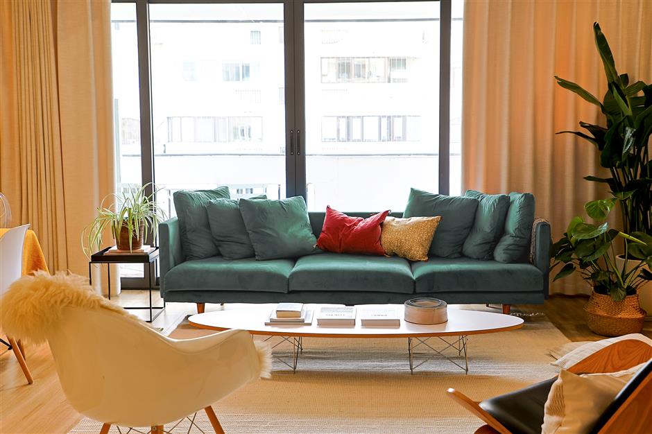 A Home Woven from Journeys, Art and Quiet Beauty