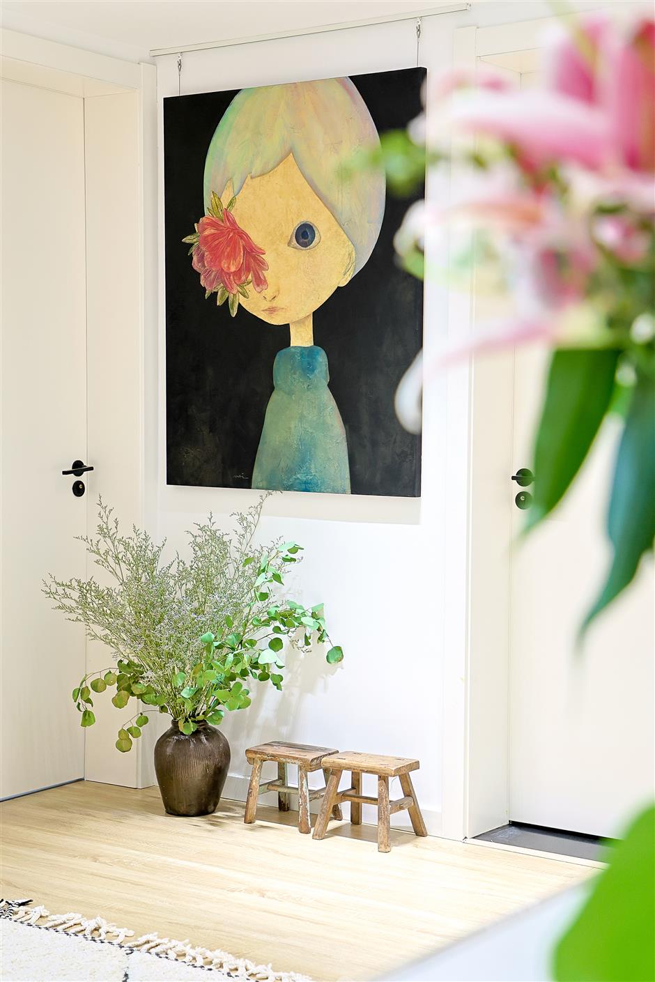 A Home Woven from Journeys, Art and Quiet Beauty