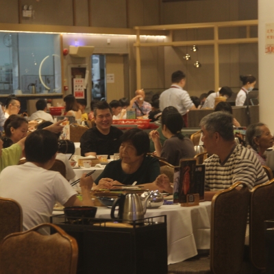 Tea Fee Sparks Stir: Price of a Seat in Guangdong's Tea Culture