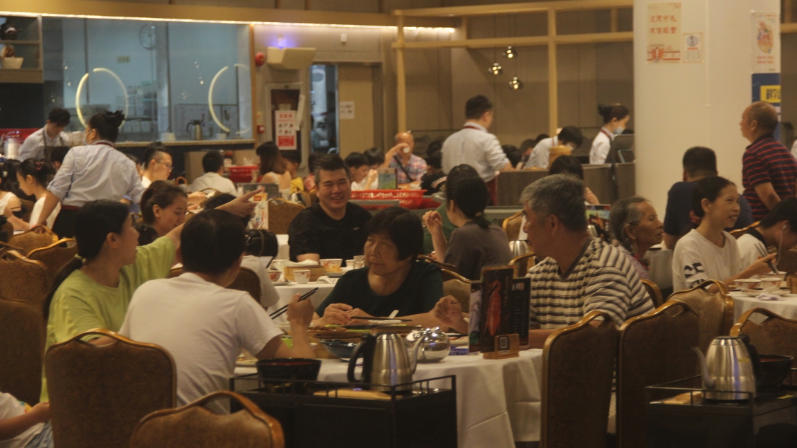 Tea Fee Sparks Stir: Price of a Seat in Guangdong's Tea Culture