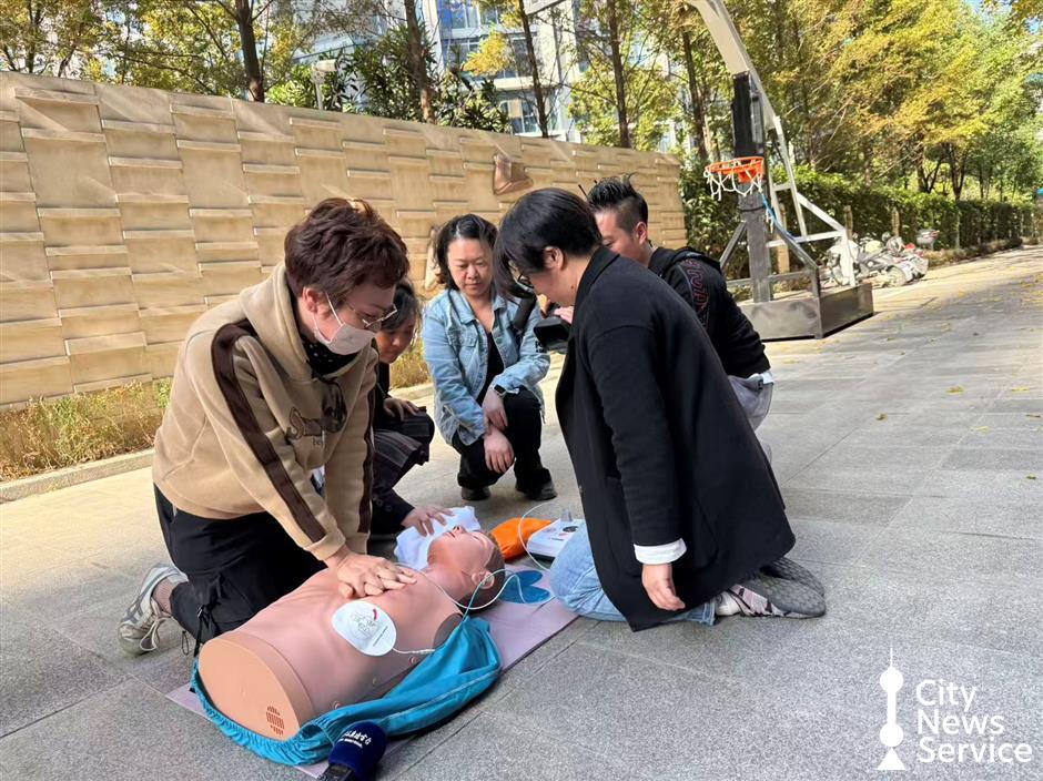 Shanghai Deploys 8,200 AEDs, Most of Them in Residential Complexes