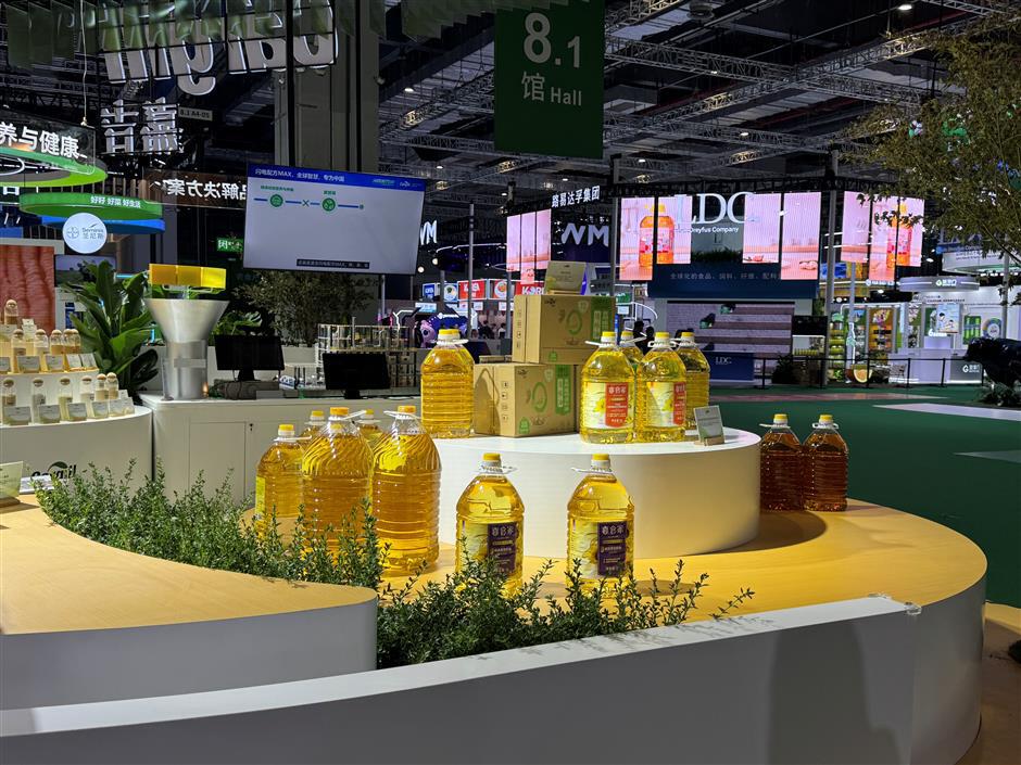 Can Hot Pot Season Be Weight-Gain Free? CIIE Shows How