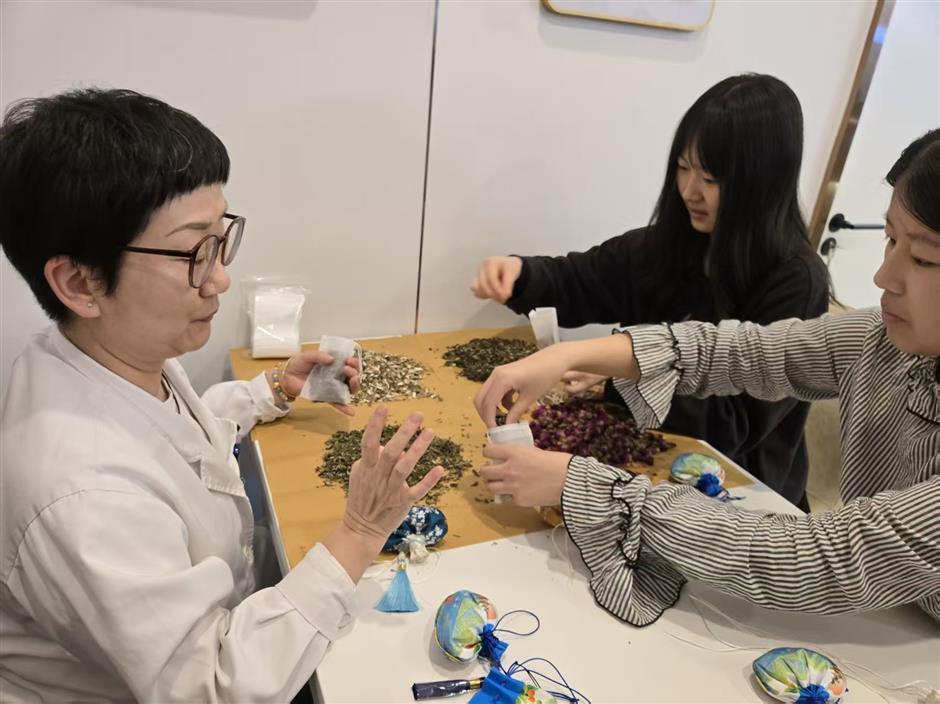 Shanghai Expands Accessible Healthcare with Neighborhood Centers and Seamless Hospital Transfers