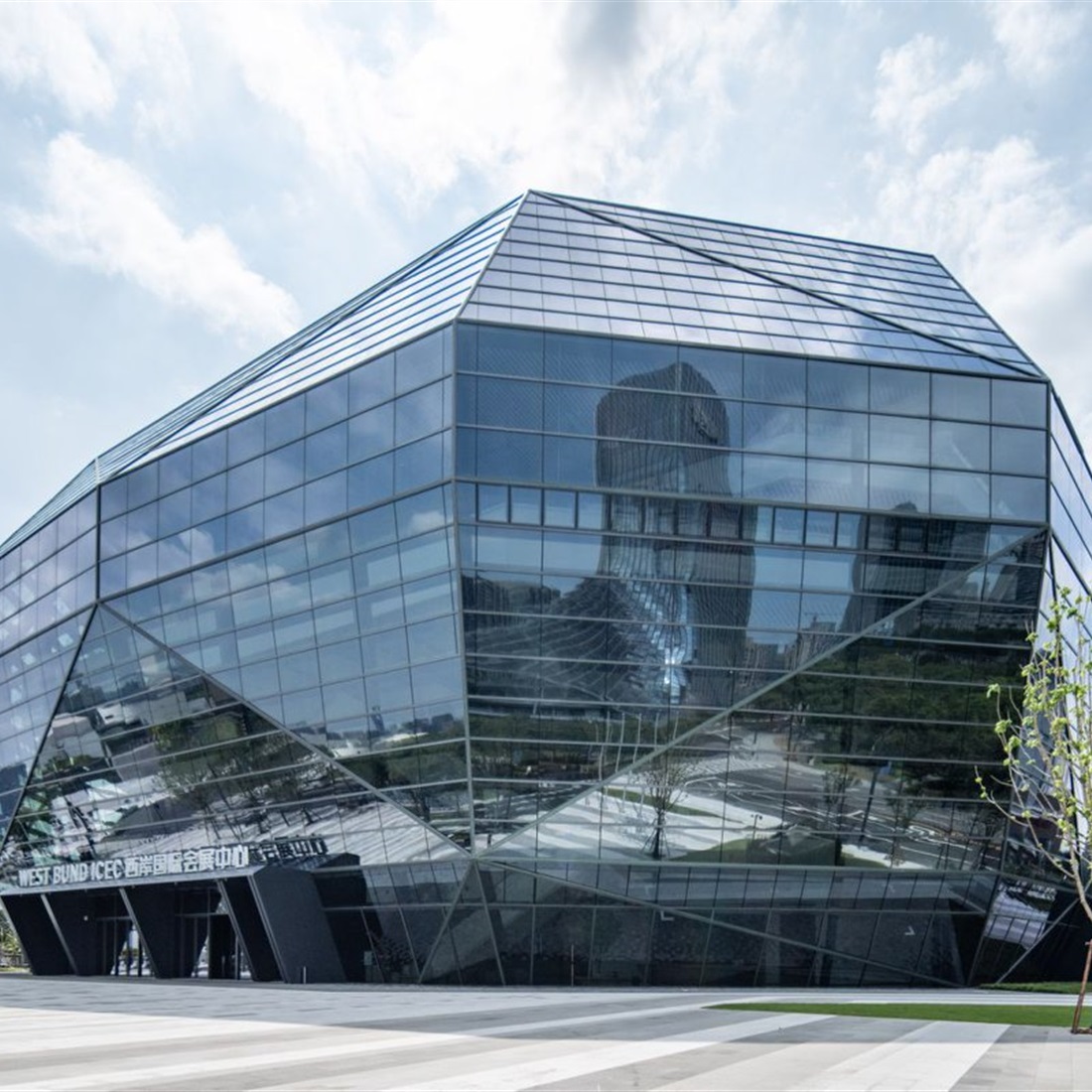 West Bund ICEC Shines As Newest Art and Design Expo Venue