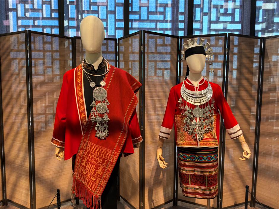 Threads of Time: The 3,000-Year Weaving Legacy of the Li People