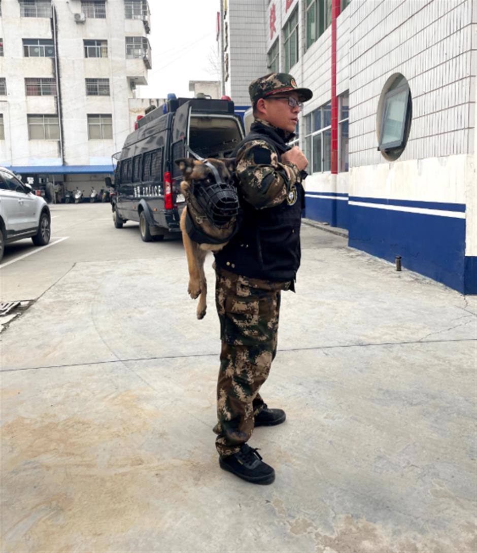 Three-Legged Police Dog and His Trainer Rewrite Fate Together