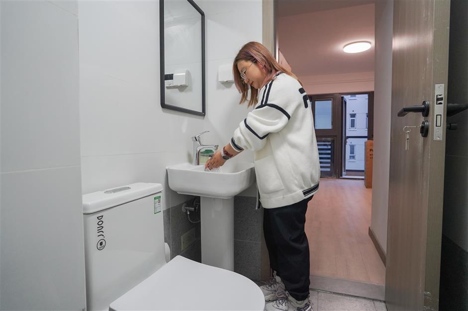 From Chamber Pots to Modern Comfort: Shanghai Residents Say Goodbye to a Century of Carrying the Pot