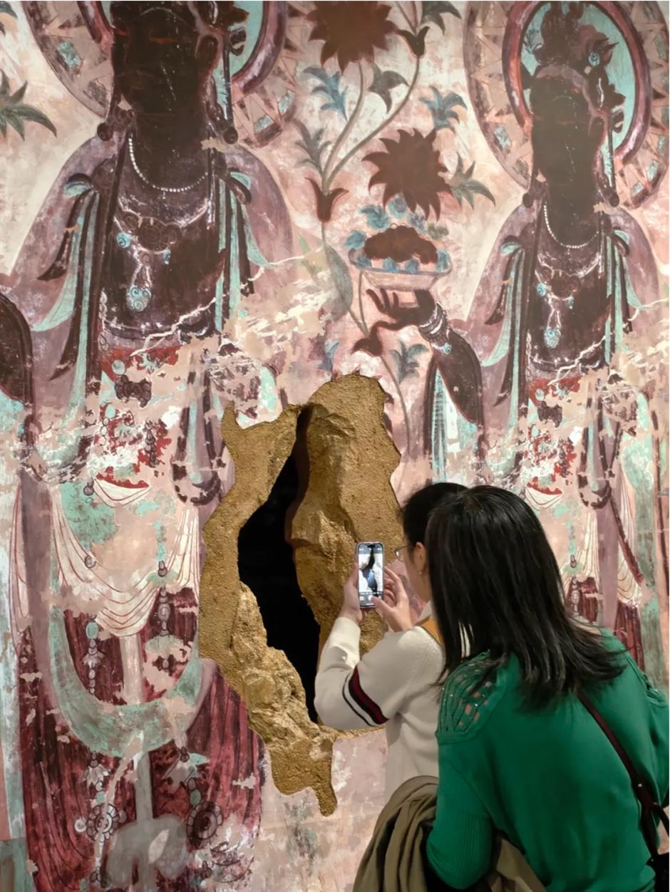 九色鹿壁画终于来到上海!220窟也不是微缩版!这次