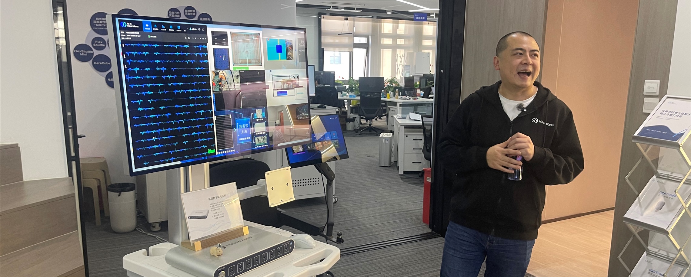 Scientist Turns Brain Signals Into Action as China's BCI Industry Grows