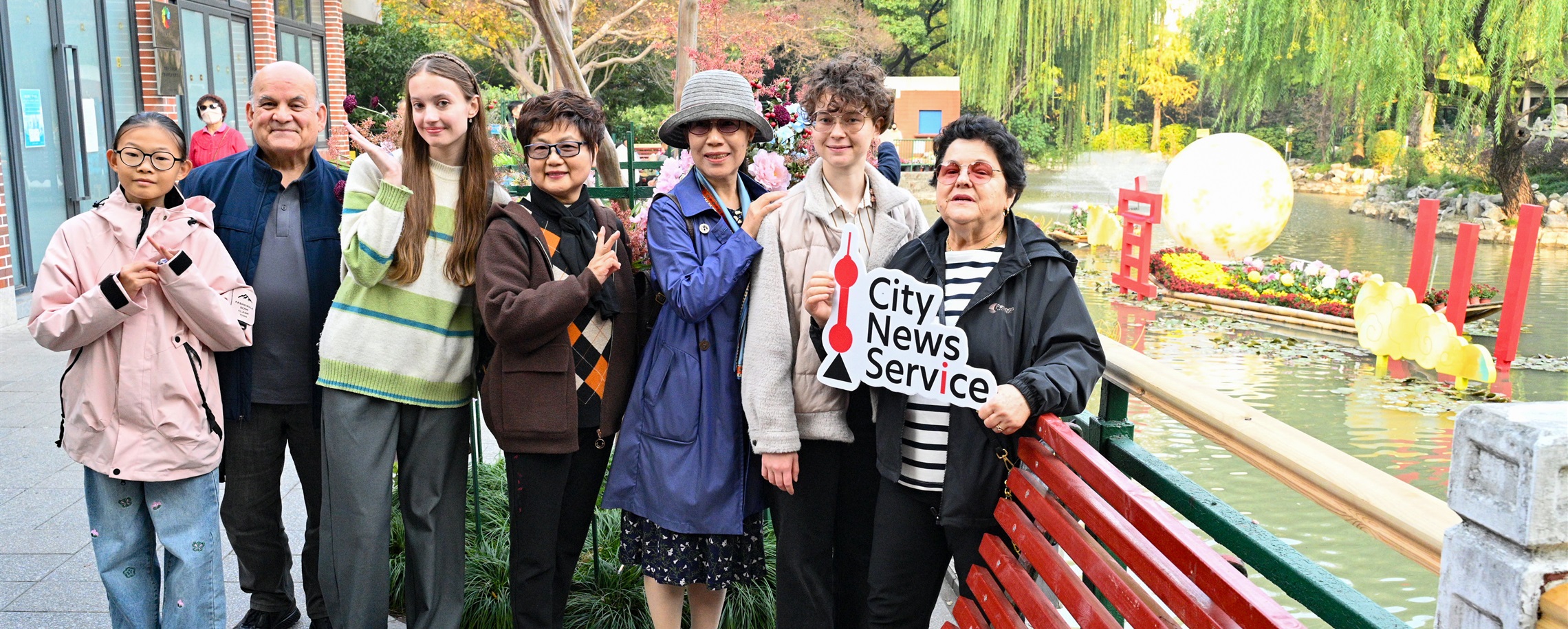 A Day Immersed in Shanghai's Chrysanthemum Heritage and Traditional Handcraft Making