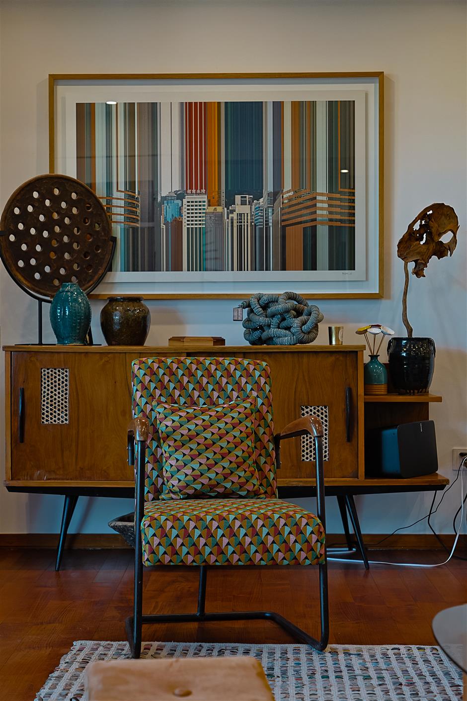 Light, Wood, and Wanderings: A Global Family's Warm Xuhui Haven