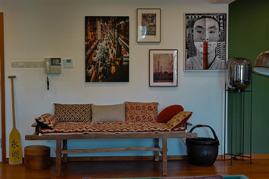 Light, Wood, and Wanderings: A Global Family's Warm Xuhui Haven