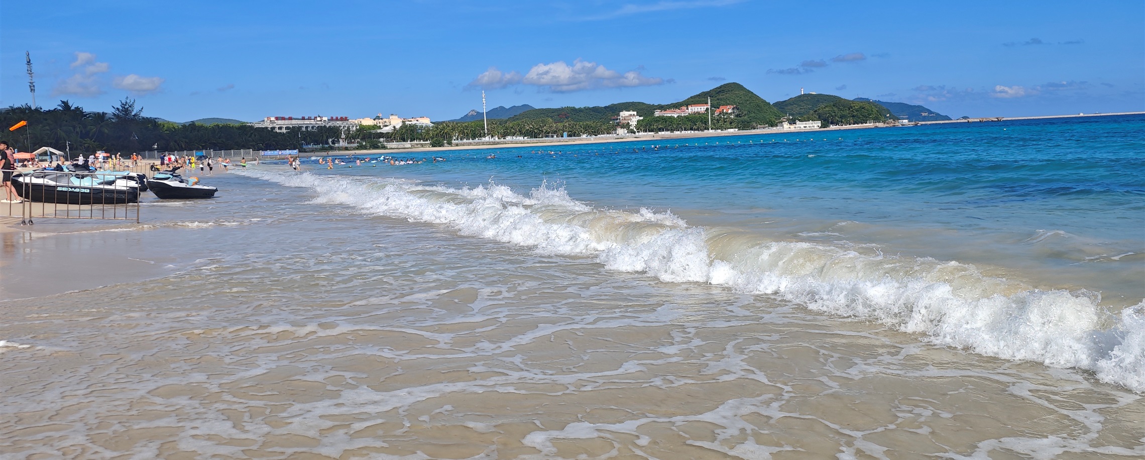 Three Killed in Sanya Beach Stabbing, One Suspect Caught