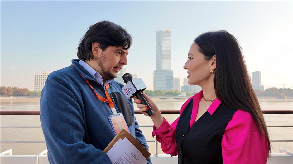 Poetry and Artificial Intelligence: Can Machines Truly Write Like Humans?