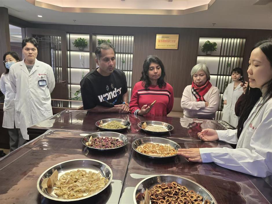 Shanghai Hospital Teams up With Agencies to Offer TCM Experience for Expats