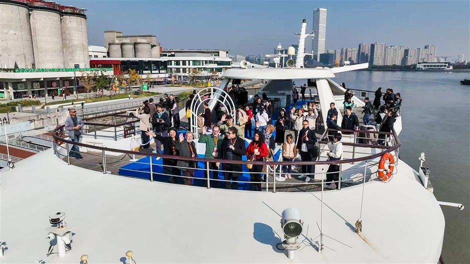 Shanghai in Verse: A City's Poetic Dialogue with the World