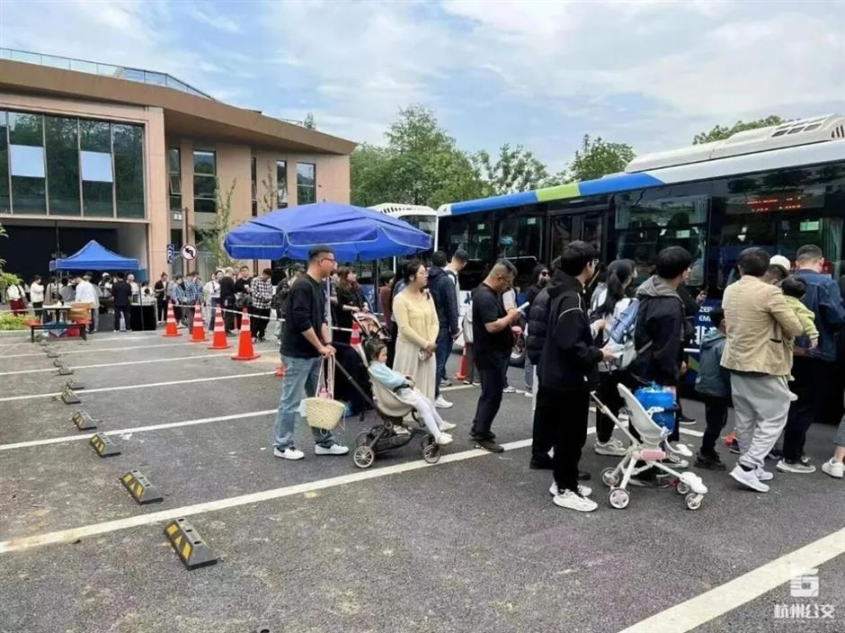 Hangzhou's Lingyin Feilai Peak Scraps Entry Fees