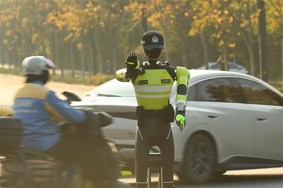 Hangzhou AI Traffic Robot Hits the Streets