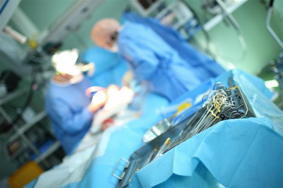 [Expats & Ailments] US Professor Finds Cure in Shanghai After 6 American Surgeries