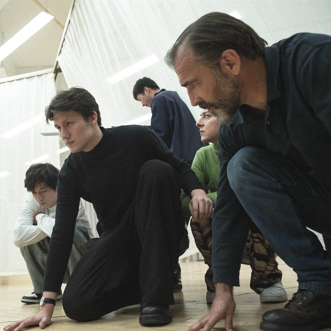 International Cast Featured in 'Normandie Apartments'