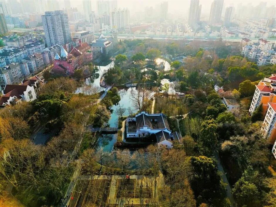 免费!鲜为人知!闹市藏着红枫黛瓦中式美学