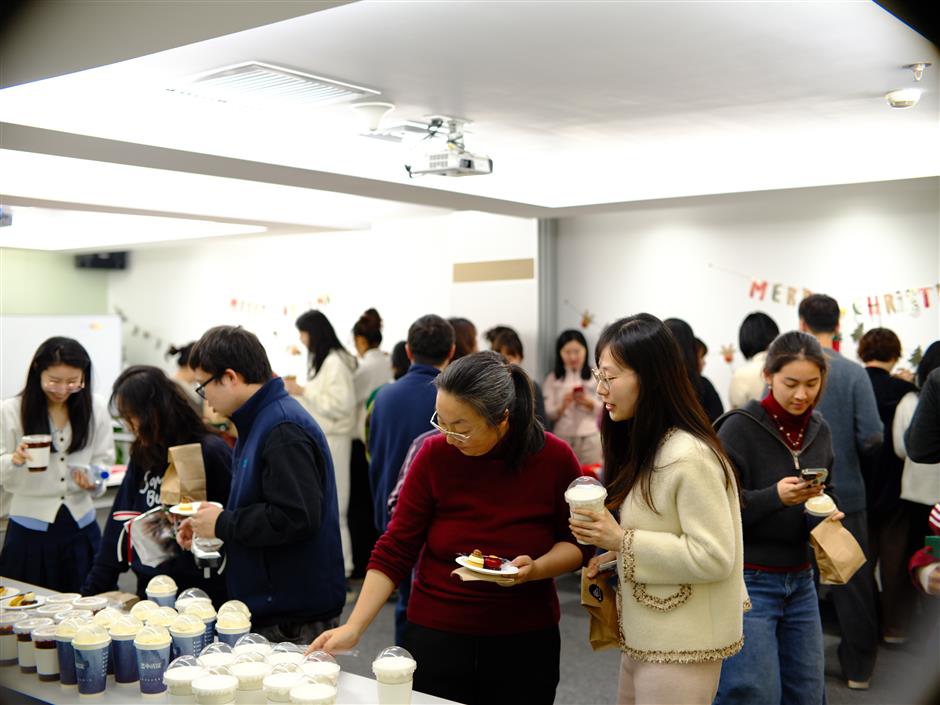 [See & Be Seen] A Merry Christmas from Everyone at CNS and SHD