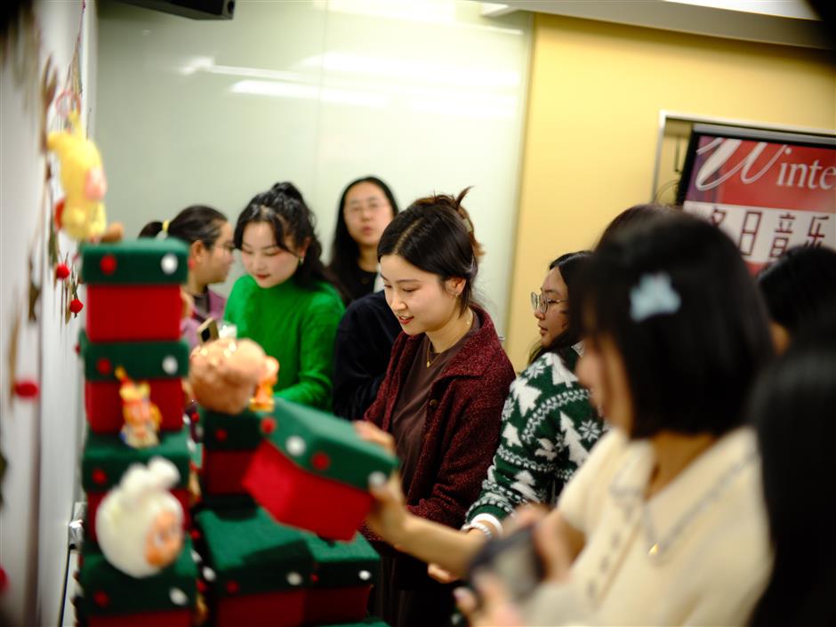 [See & Be Seen] A Merry Christmas from Everyone at CNS and SHD