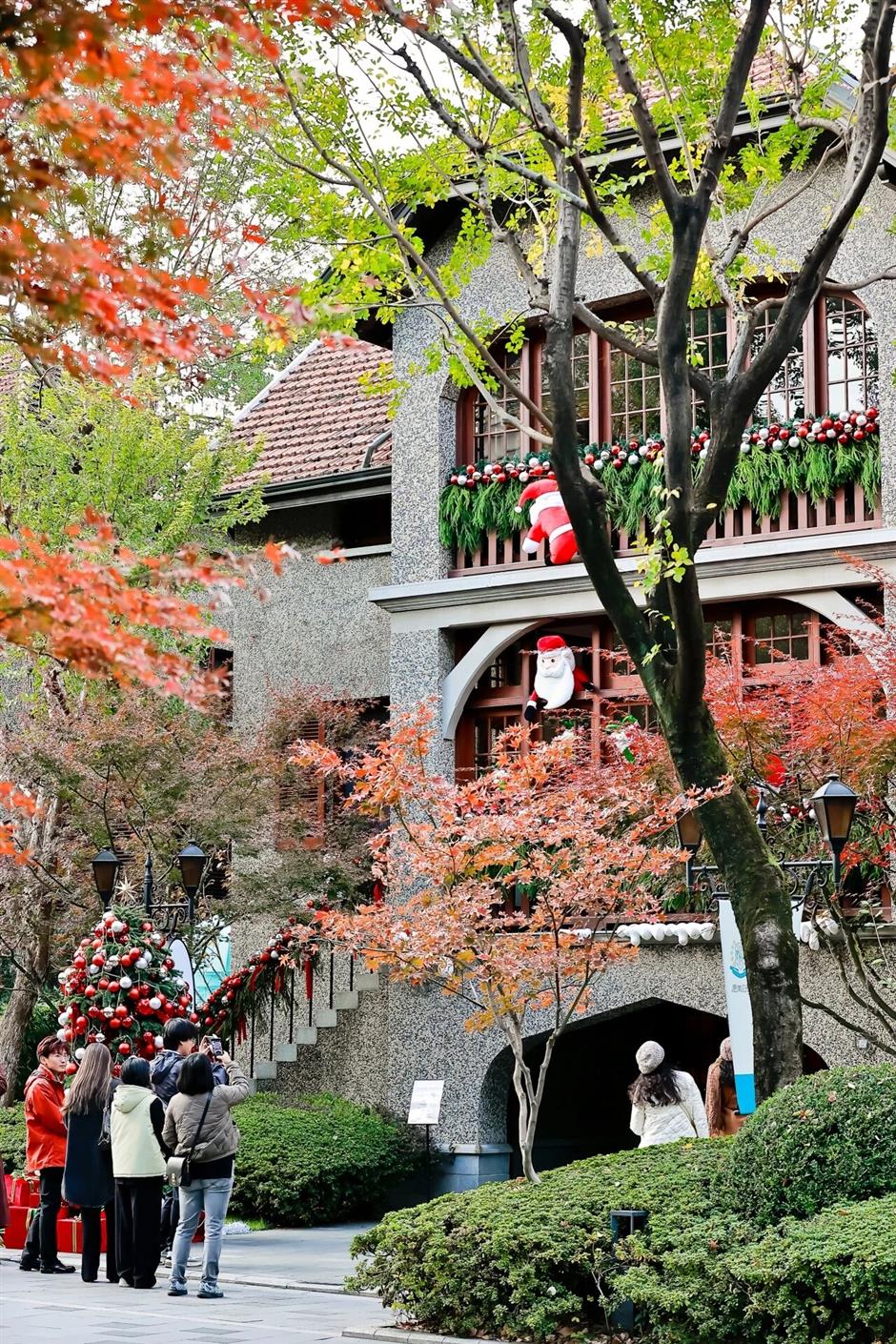 [The Big List] NYE Parties, Fireworks, Drone Shows, and MORE