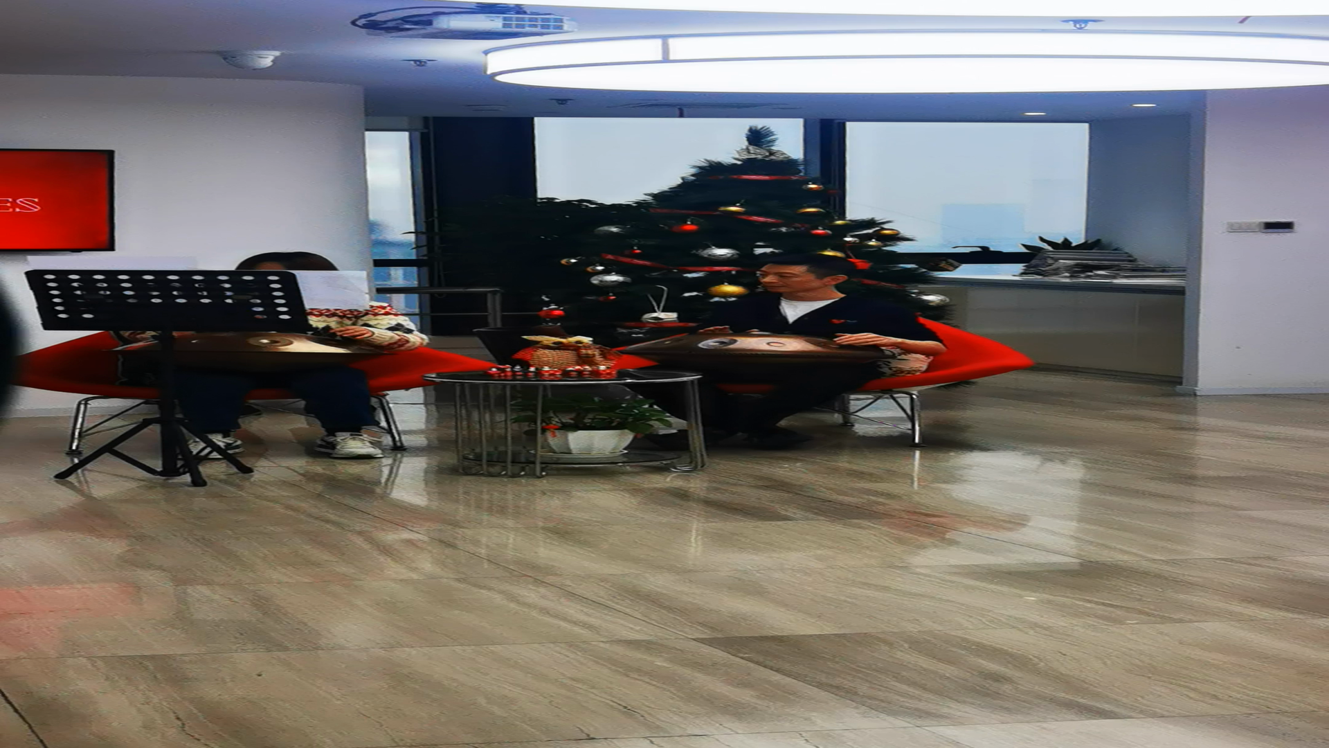 [See & Be Seen] A Merry Christmas from Everyone at CNS and SHD