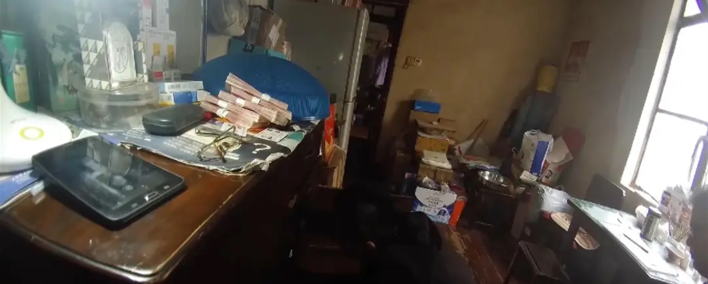 Shanghai Woman Hides Millions Under Bed to Avoid Sharing Inheritance