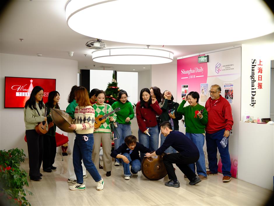 [See & Be Seen] A Merry Christmas from Everyone at CNS and SHD