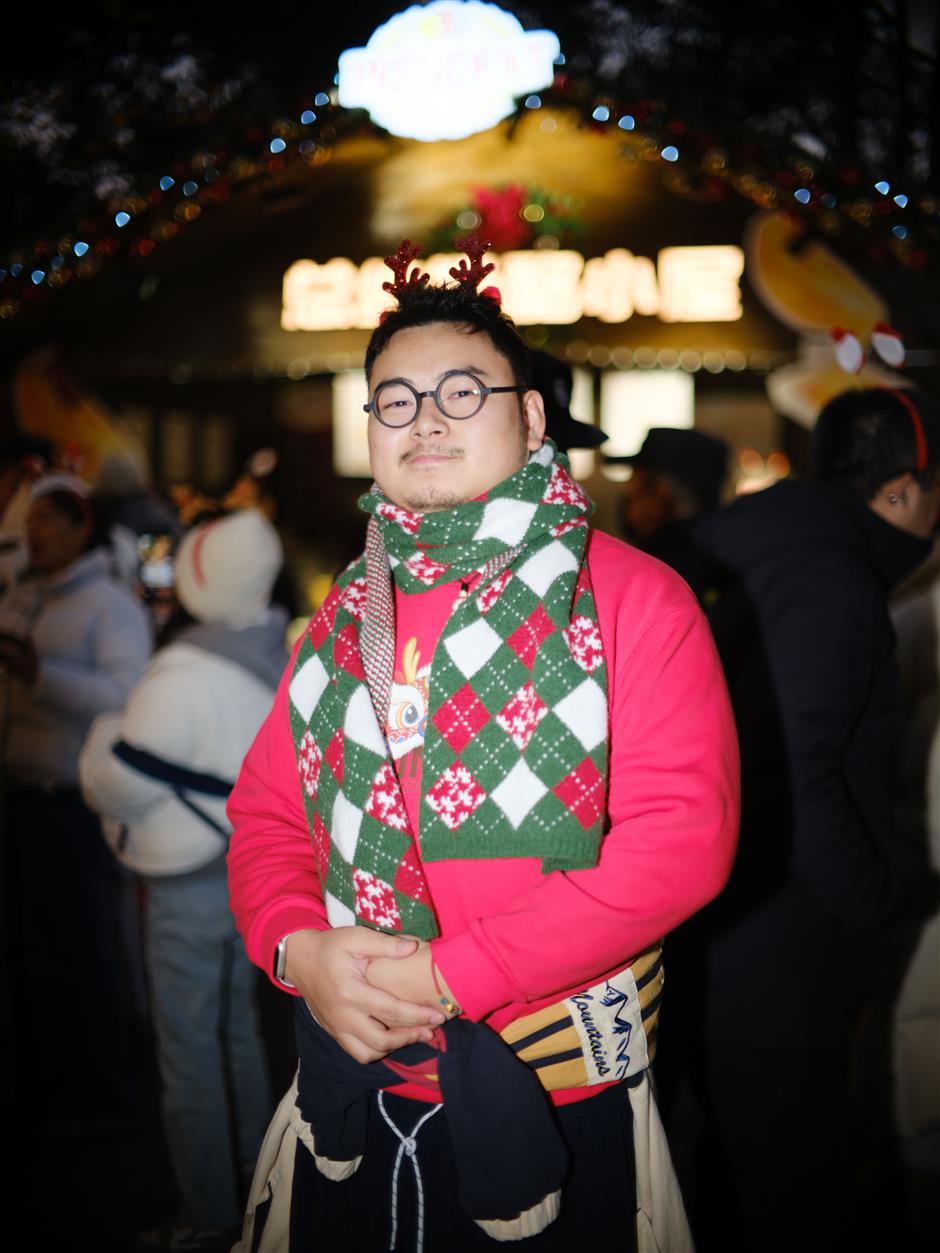[Street Chic] Fashion Snaps at Shanghai's Festive Market