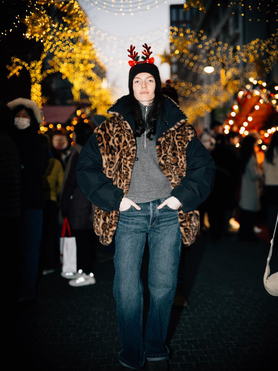 [Street Chic] Fashion Snaps at Shanghai's Festive Market