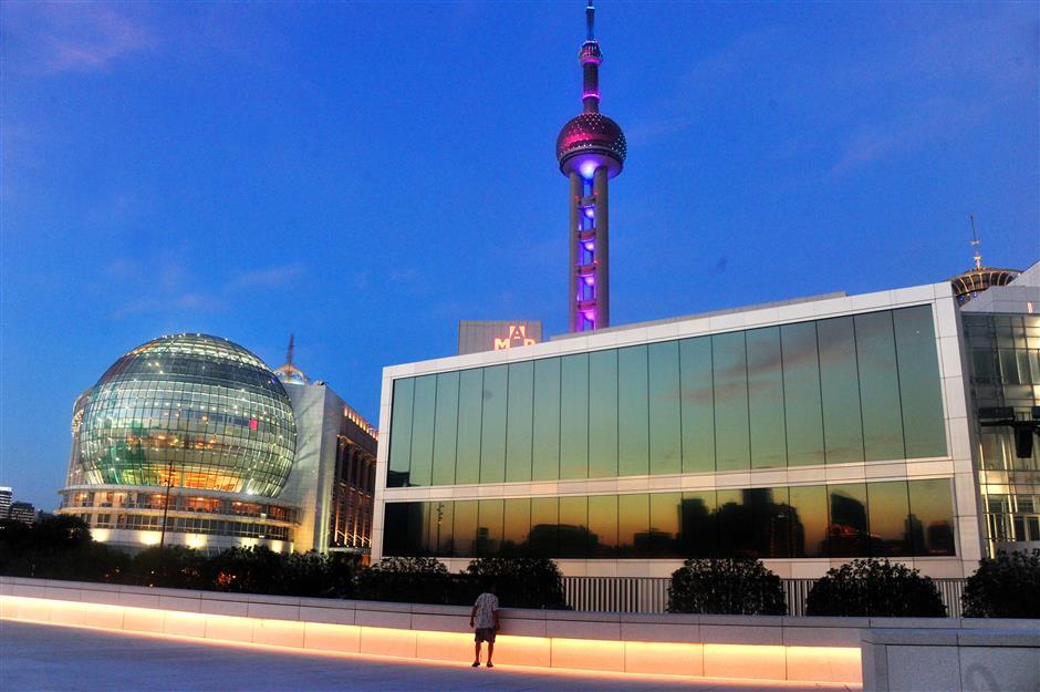 The Ultimate Guide For an Unforgettable Cruise Along the Huangpu River