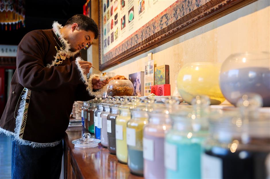 Regong Arts: A Golden Valley of Tibetan Faith and Color