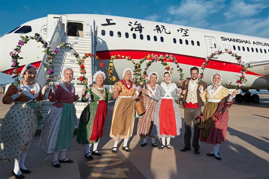 Shanghai Airlines to Add Shanghainese Broadcasts on Inbound Flights