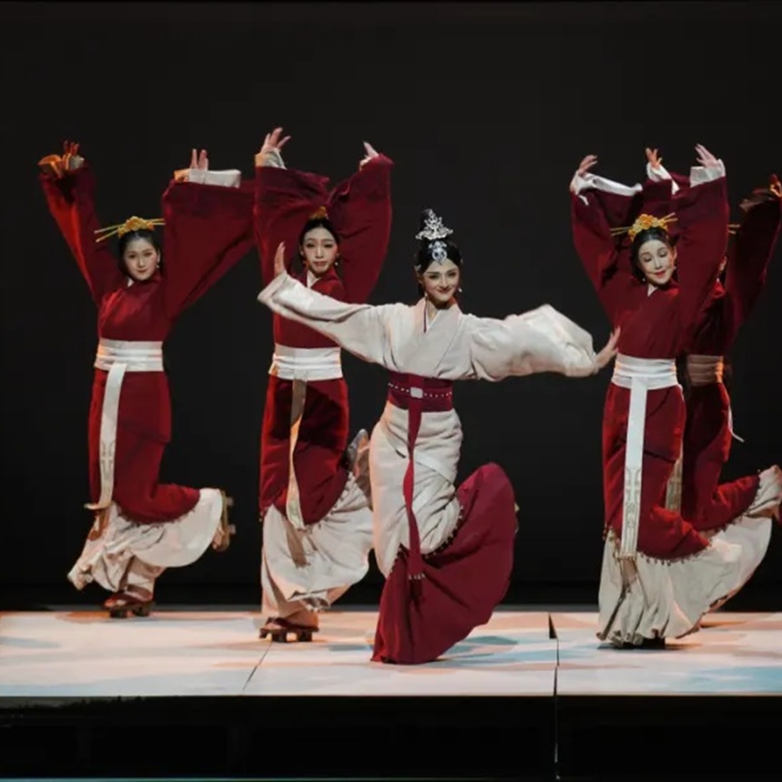 Xi Shi Makes a Return to the Shanghai Stage With a Fresh Interpretation