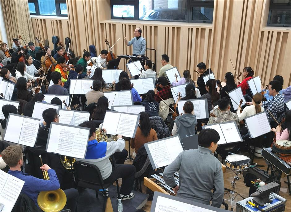 Shanghai Opera House Celebrates 70th Birthday with Carnival Concert