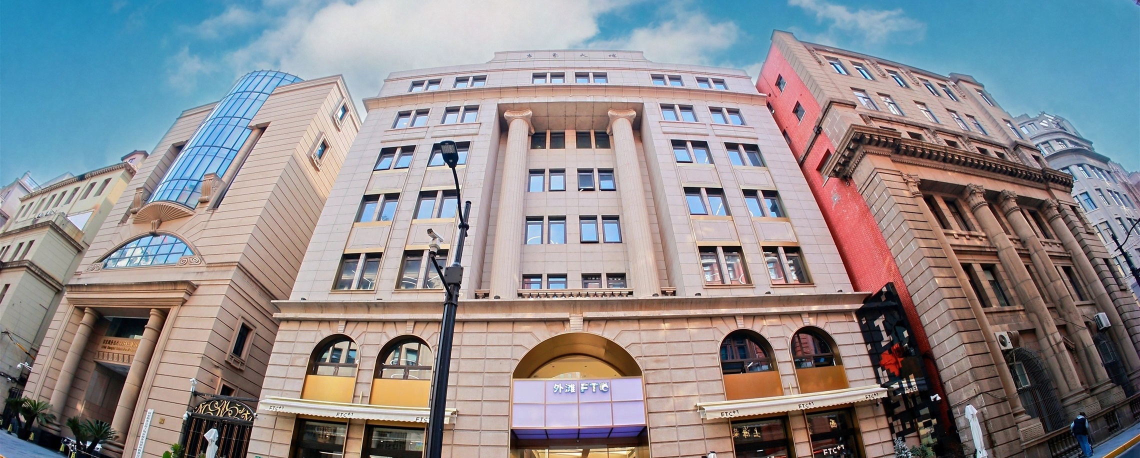 Fintech Hub Attracts Overseas Firms Amid Policy Push