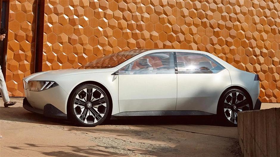 Foreign Luxury Carmakers Slash Prices in China As Sales Traction Slips