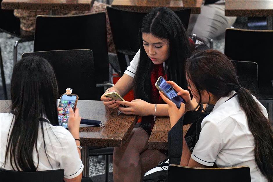 The World Has Started Pushing Back Against a 'Phone-Based Childhood'