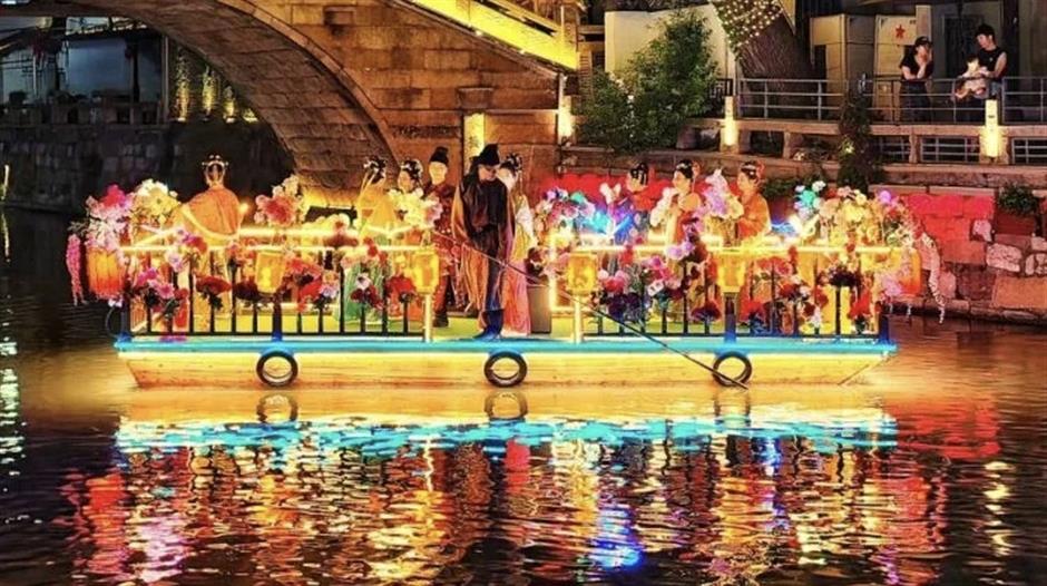 Lantern and Light Shows: Shanghai's Spring Festival Celebrations Kick Off