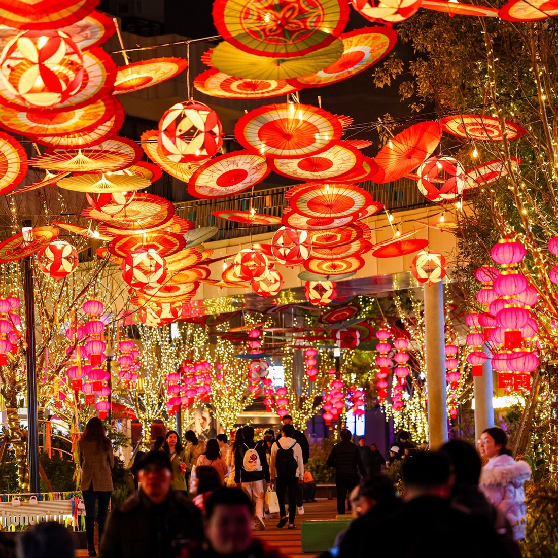 Waterfront Spring Festival Turns Riverside Into Living Cultural Stage