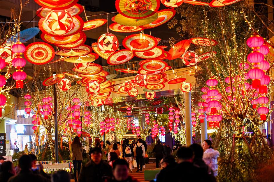 Waterfront Spring Festival Turns Riverside Into Living Cultural Stage