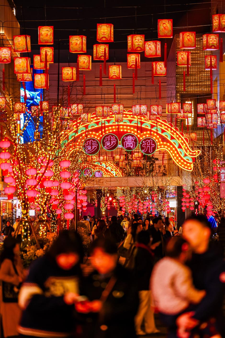 Waterfront Spring Festival Turns Riverside Into Living Cultural Stage