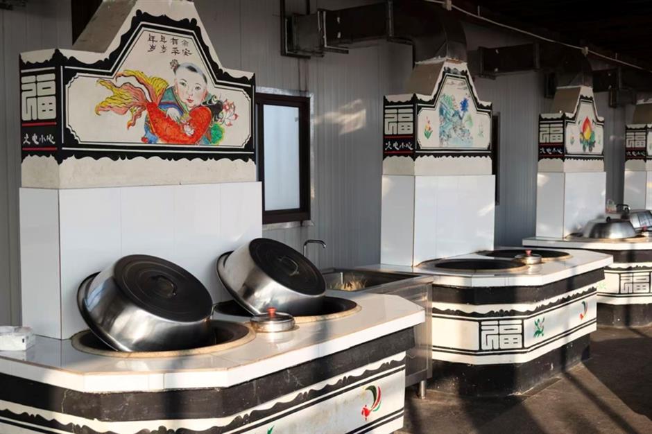 Shanghai's New Year's Eve Dinners in High Demand, From Old Brands to Rural Tables