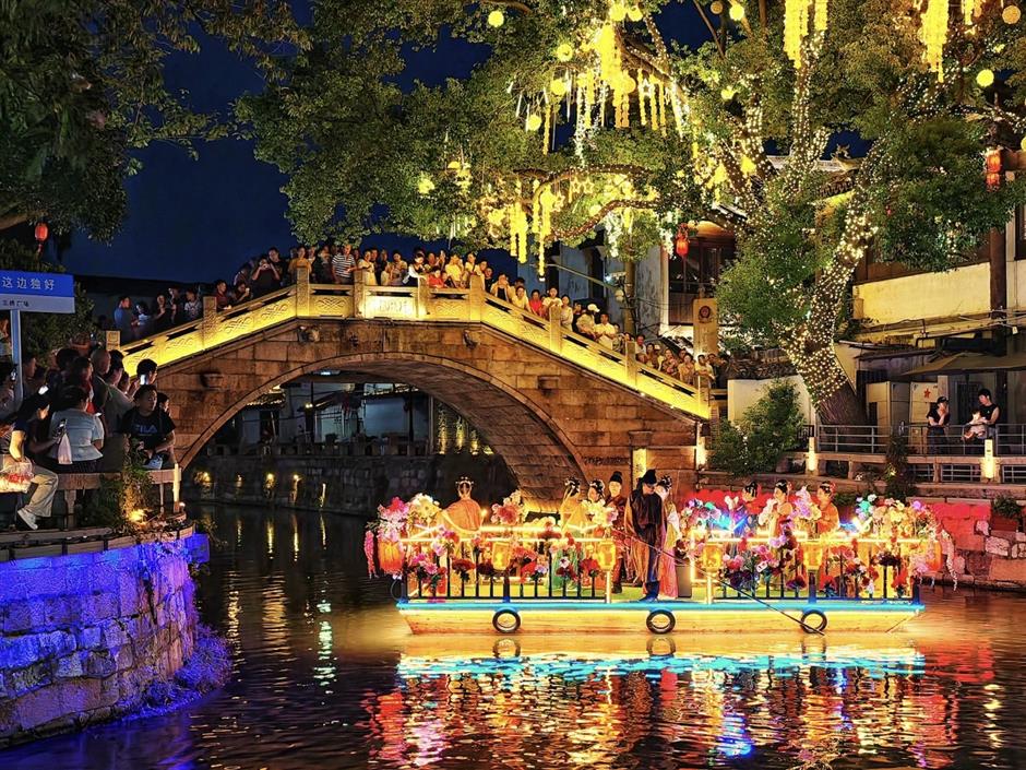 Enjoy Spring Festival with Cool Trips, Aromatic Feasts and Cultural Treasures