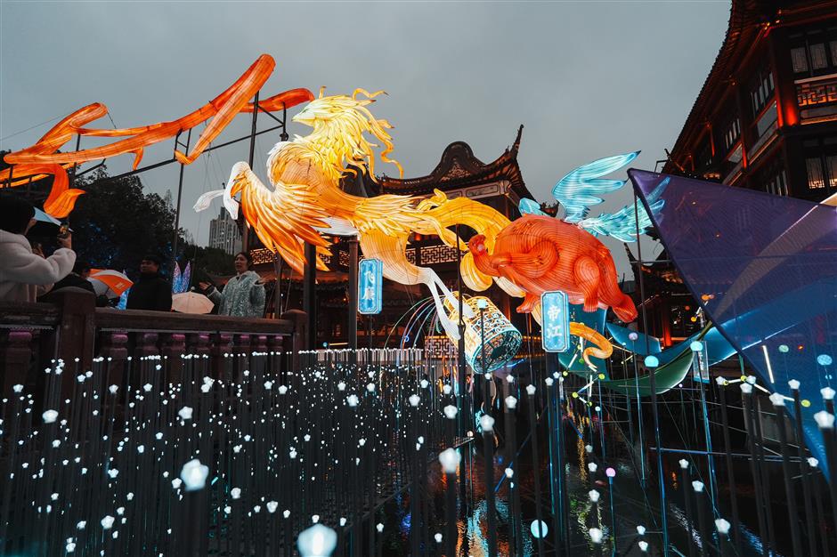 Yuyuan Garden Lantern Festival shines brighter than ever with an extended route